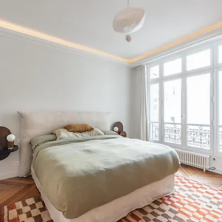 De Luxe A 5 Min Des Champs Paris